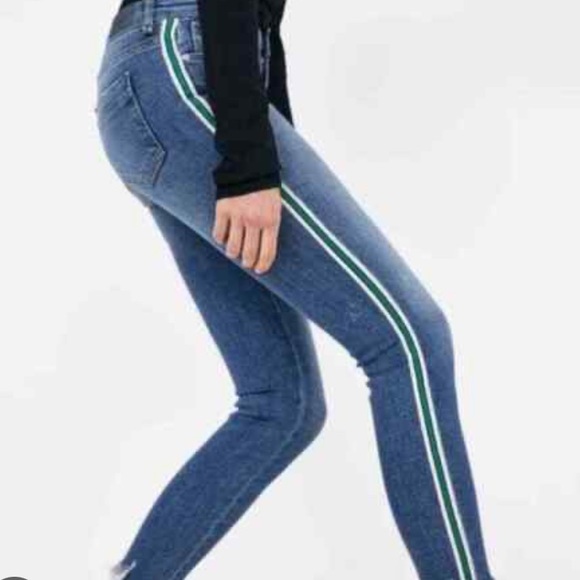 Zara Mid Rise Skinny Jeans with Striped Sides - Picture 13 of 13